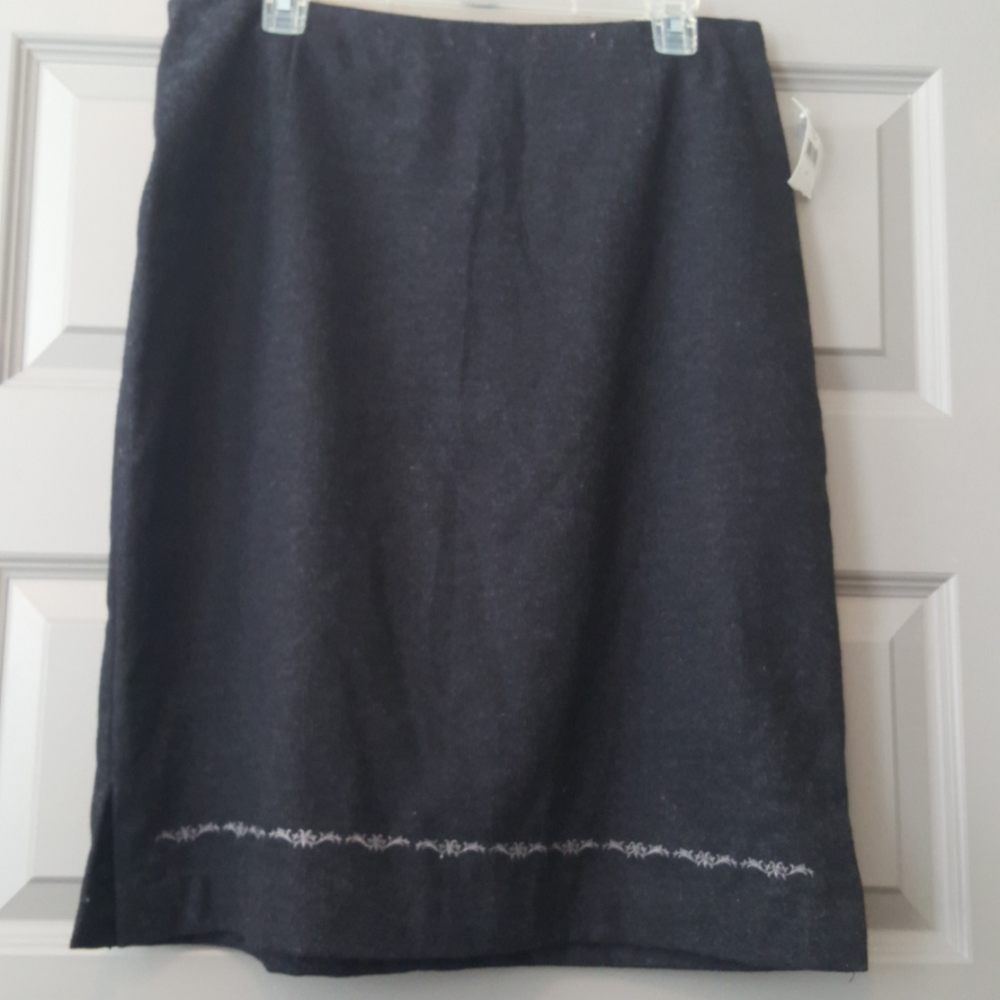Grey pencil skirt